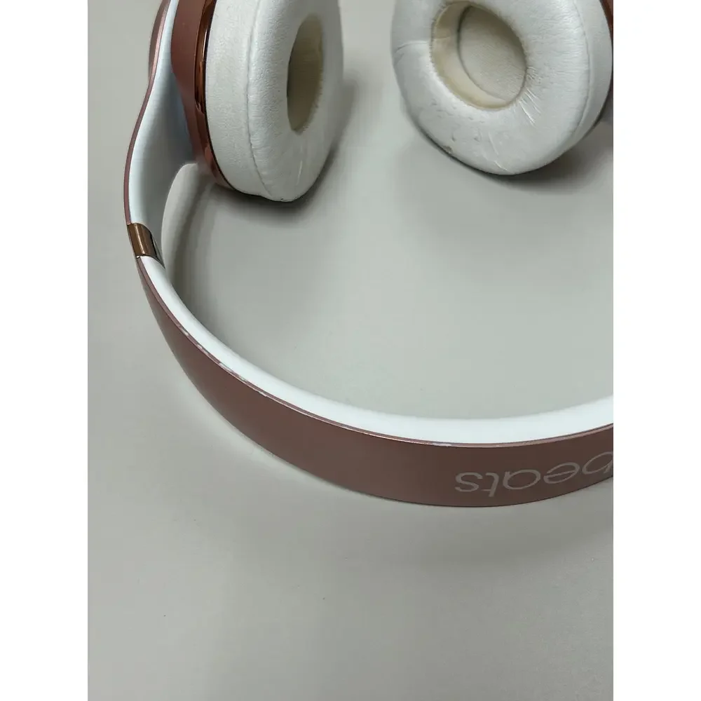 Beats by Dr. Dre Beats Wireless Solo3 Headset on ear Rose Gold/White. - Picture 9 of 10